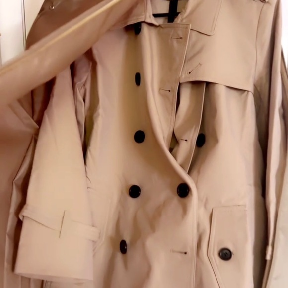 Beautiful coat 🧥 - Picture 4 of 7